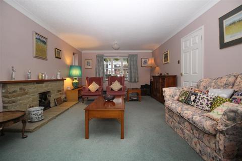 1a Ashleigh Road, Horsham, RH12 2LE