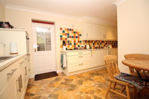 1a Ashleigh Road, Horsham, RH12 2LE