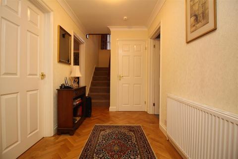 1a Ashleigh Road, Horsham, RH12 2LE