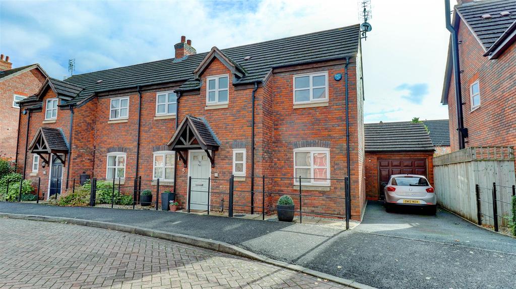 Emmerson Avenue, StratfordUponAvon 3 bed semidetached house £375,000