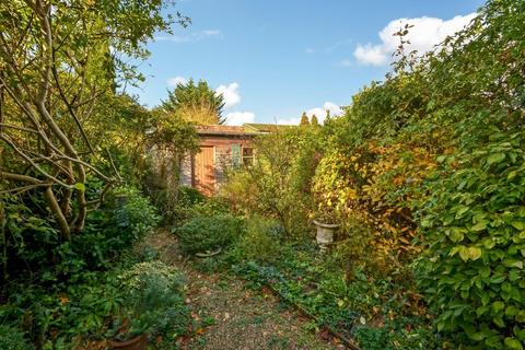 9 Burford Road, Salisbury, SP2 8AN