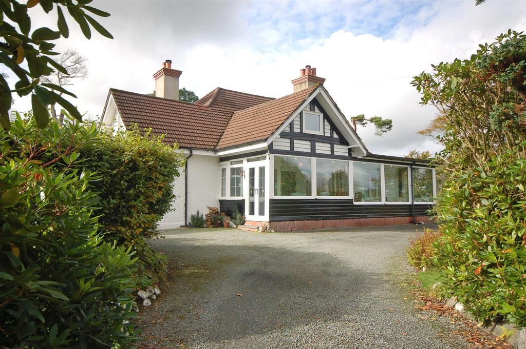 P e main house fore.jpg