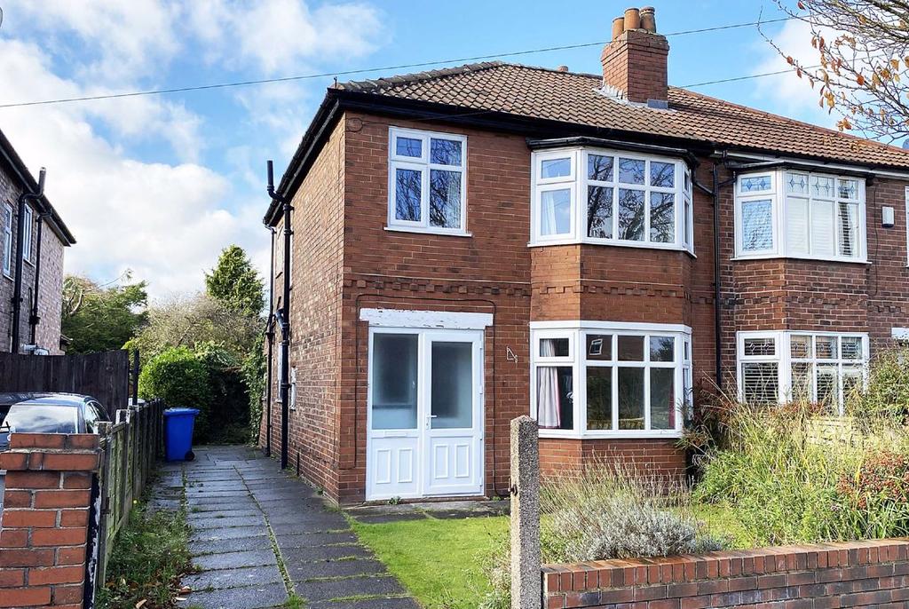 Vaudrey Drive, Timperley, Cheshire 3 bed semidetached house £300,000
