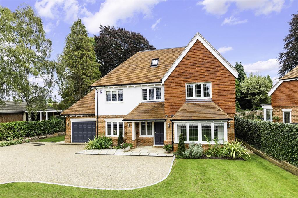 Russell Close, Walton On The Hill... 5 bed detached house £6,250 pcm