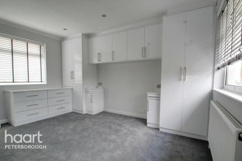 52 Walcot Walk, Peterborough, PE3 9QF