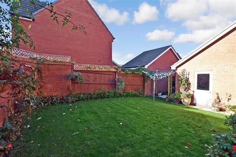27 Arable Drive, Whitfield, Dover, CT16 3FE