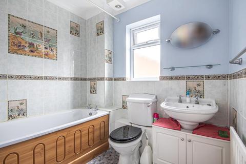 18 Flemming Avenue, Chalgrove, Oxford, OX44 7SN