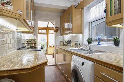 22 Parsonage Manorway, Belvedere, DA17 6LL