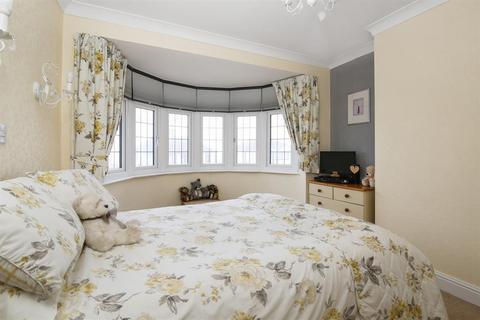 22 Parsonage Manorway, Belvedere, DA17 6LL