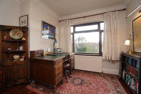 73 Crawshaw Grove, Sheffield, S8 7EA
