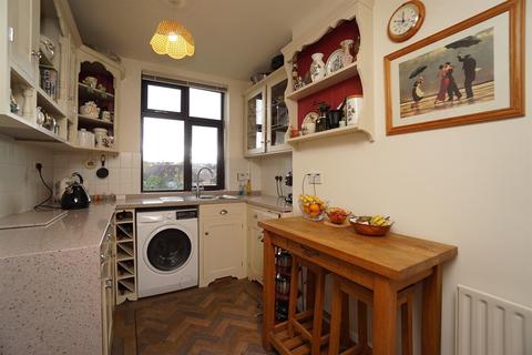 73 Crawshaw Grove, Sheffield, S8 7EA