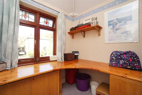 73 Crawshaw Grove, Sheffield, S8 7EA