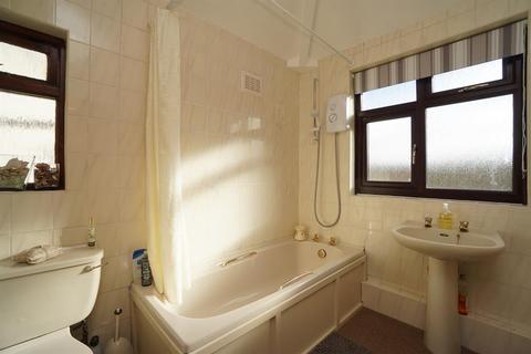 73 Crawshaw Grove, Sheffield, S8 7EA