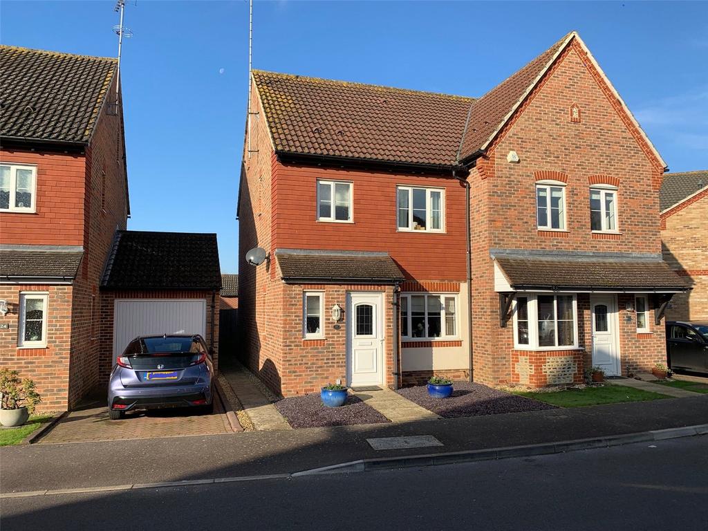 Watersmead Drive, Littlehampton, BN17 3 bed semidetached house £310,000