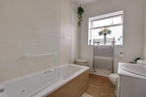 32 Hillson Drive, Fareham, PO15 6PE