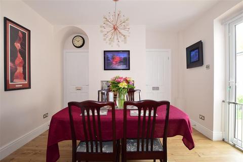 4 Albert Road, Tonbridge, TN9 2SR