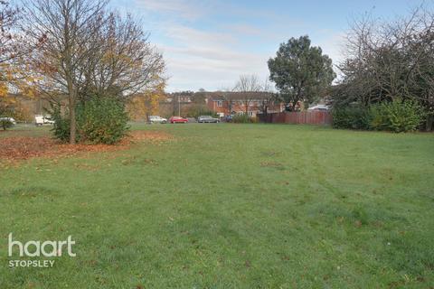 73 Claverley Green, Luton, LU2 8TB