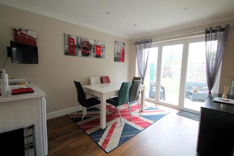 25 Booth Drive, Staines-upon-thames, TW18 1PR
