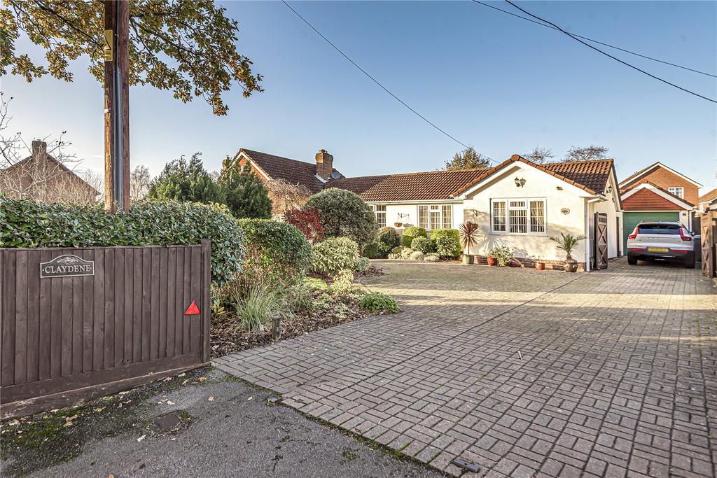 Spring Lane, Swanmore, Southampton, SO32 3 bed bungalow £700,000
