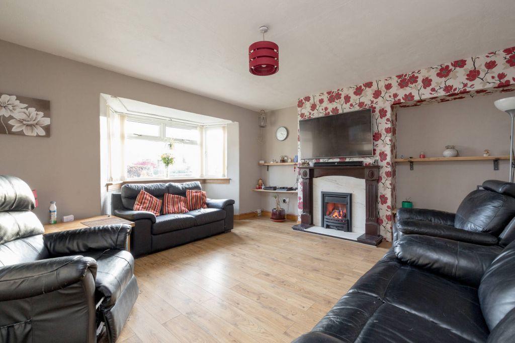 115 Dinmont Drive, Edinburgh, EH16 5TW 3 bed end of terrace house £