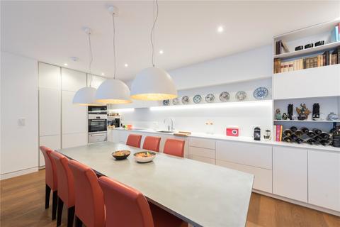 16 Russell Gardens Mews, London, W14 8EU