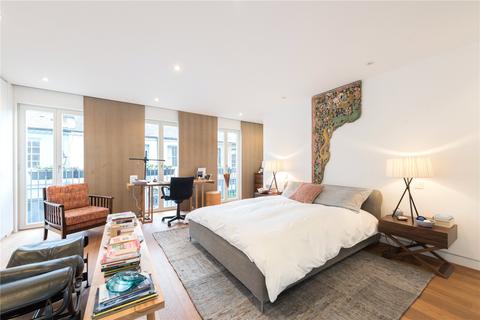 16 Russell Gardens Mews, London, W14 8EU