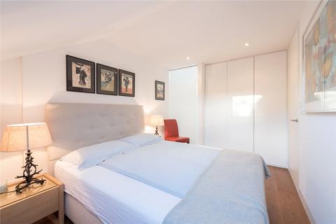 16 Russell Gardens Mews, London, W14 8EU