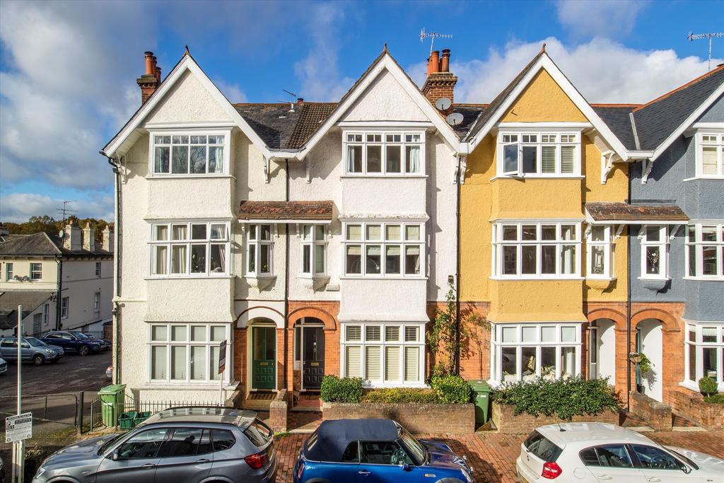 Christchurch Avenue, Tunbridge Wells, Kent, TN1 5 bed terraced house