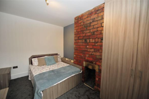 2 bedroom terraced house to rent, Autumn Place, Hyde Park, Leeds, LS6 1RJ