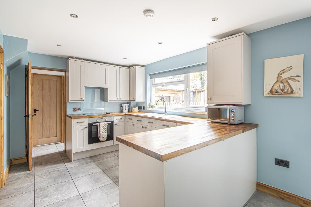 Luston, Herefordshire, HR6 4 bed semidetached house for sale £250,000