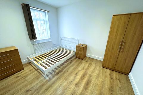 Studio to rent, WINDSOR ROAD, ILFORD IG1