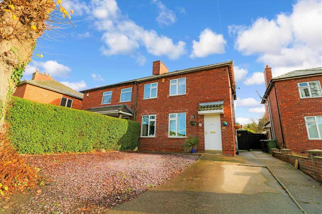 Brant Road, Lincoln, Lincoln 3 bed semidetached house for sale £175,000