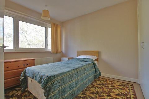 2 Bealing Close, Bassett, Southampton, SO16 3AW