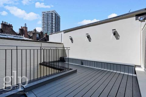 22 Connaught Square, London, W2 2HJ