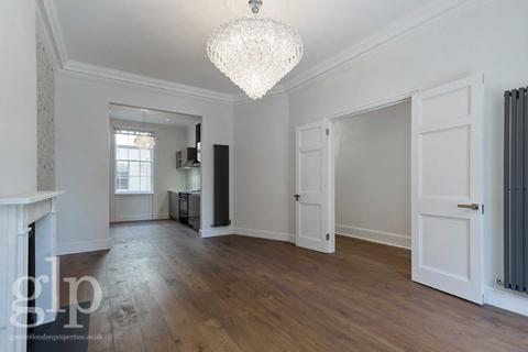 22 Connaught Square, London, W2 2HJ