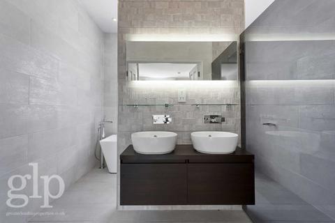 22 Connaught Square, London, W2 2HJ