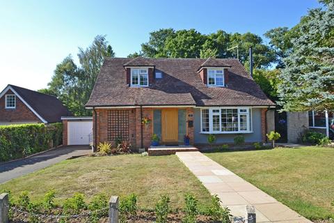 21 Hillside Road, Storrington, Pulborough, RH20 3LZ