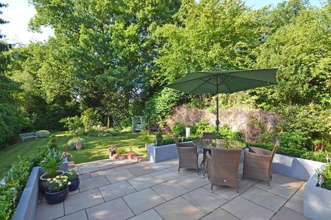 21 Hillside Road, Storrington, Pulborough, RH20 3LZ
