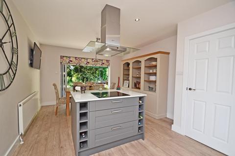 21 Hillside Road, Storrington, Pulborough, RH20 3LZ