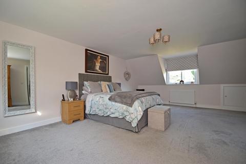 21 Hillside Road, Storrington, Pulborough, RH20 3LZ