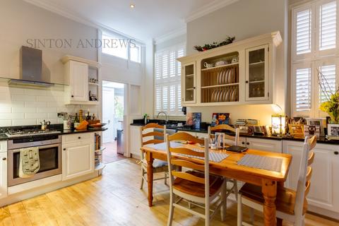 29 Colebrooke Avenue, London, W13 8JZ