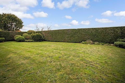 16 Oriel Grove, Moreton-in-marsh, GL56 0ED