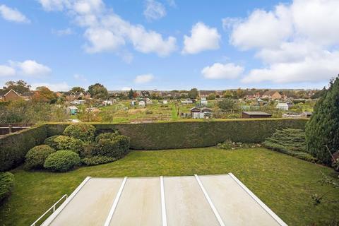 16 Oriel Grove, Moreton-in-marsh, GL56 0ED