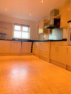 3 bedroom apartment to rent, Carisbrooke Road,  Leeds, LS16