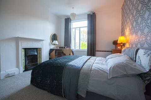 38 Silverton Road, London, W6 9NY
