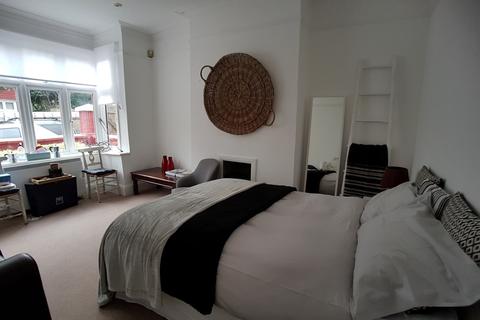 38 Silverton Road, London, W6 9NY