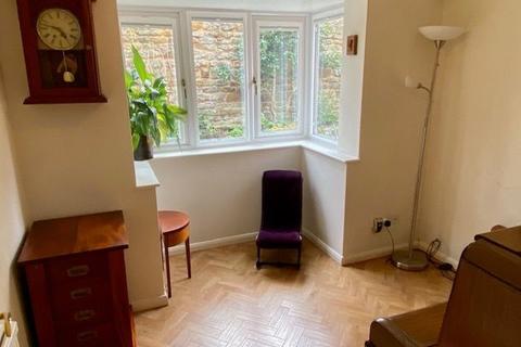 1 Barneswell Close, Brixworth, Northampton, NN6 9AT