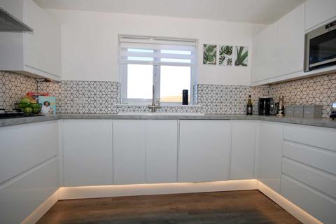 60 Austins Mead, Bovingdon, Hemel Hempstead, HP3 0LH