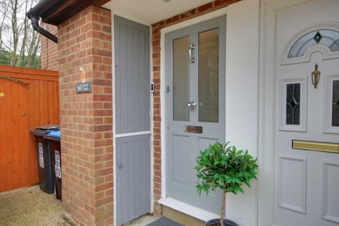 60 Austins Mead, Bovingdon, Hemel Hempstead, HP3 0LH
