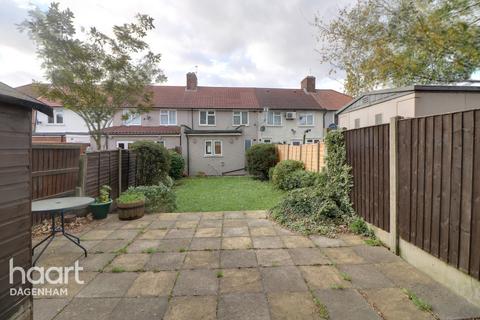 8 Croppath Road, Dagenham, RM10 8BW